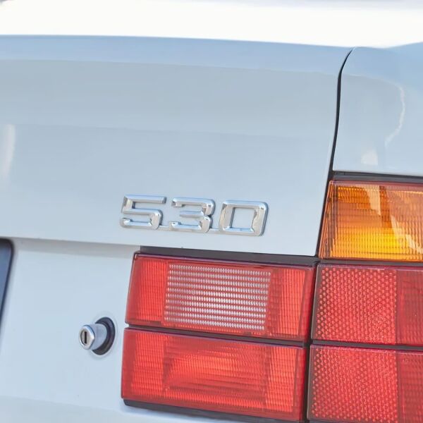 Bmw 530 Çizgili Krom Yazı | İthal Ürün
