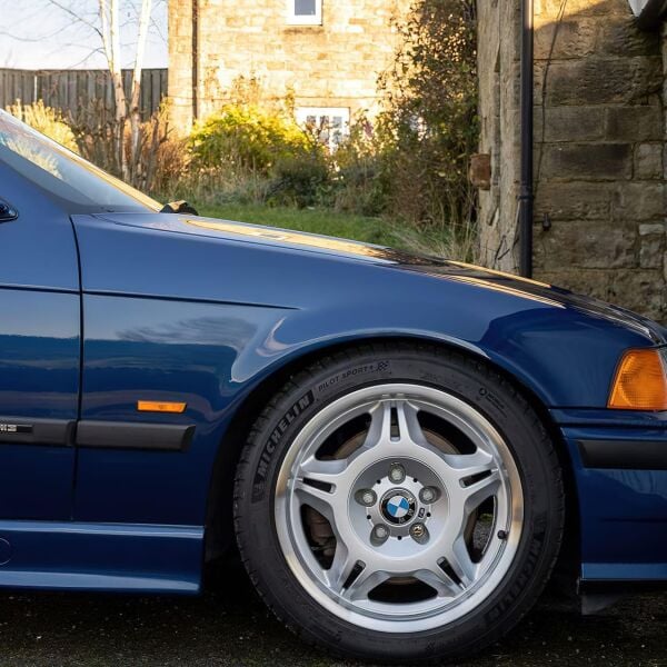 Bmw E36 Sedan Ön Çamurluk Sağ (Delikli) | Wender